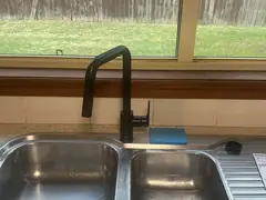 New pull-out kitchen mixer over a double sink in Como
